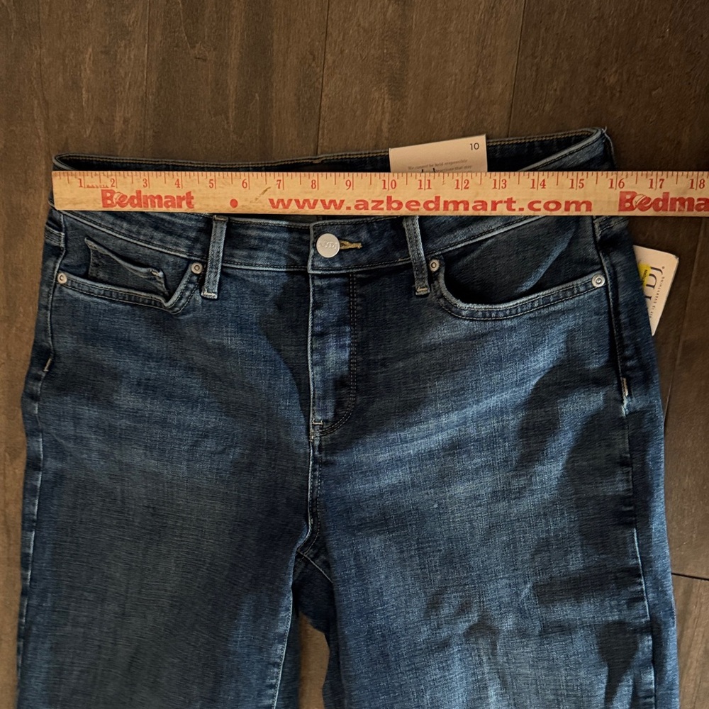 NYDJ Wide Leg Cropped Denim Capris Size 10 NWT - Picture 3 of 9